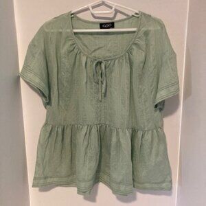 NWOT GiGiO Women's Sage Green Short Sleeve Blouse - Size Large